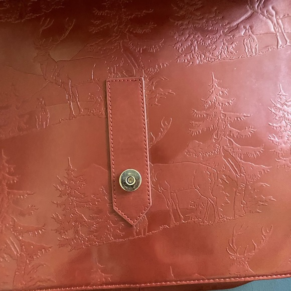 UO BDG Large Embossed Animal print bag ✨firm unless bundled✨ - Picture 8 of 8